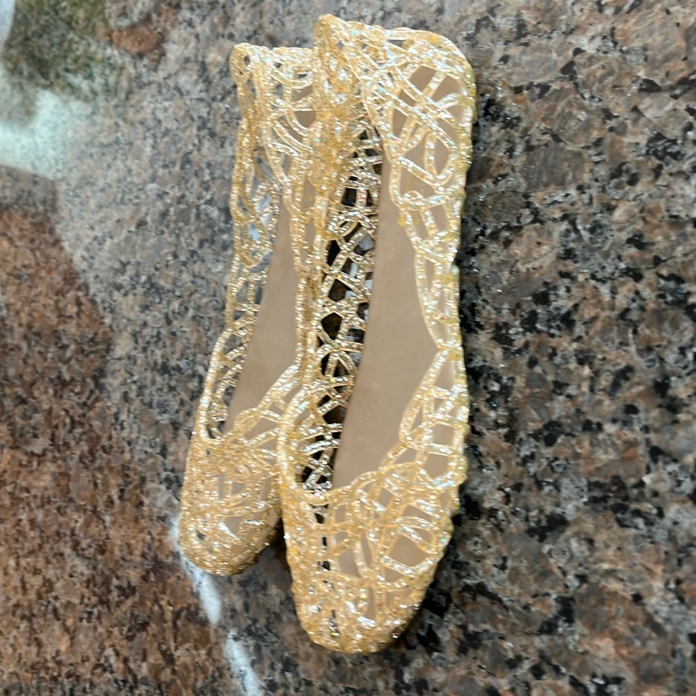 Golden Sparkle Jelly Flats Size 8 Like New 80’s Theme
